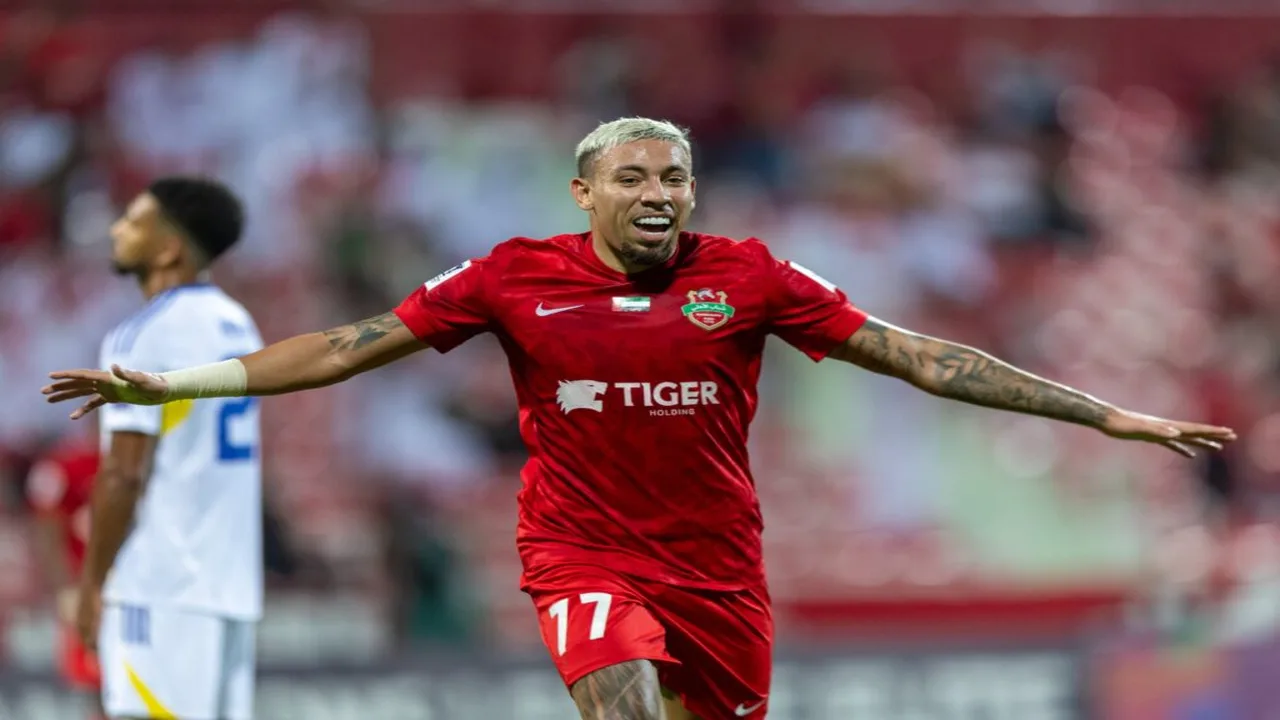 شباب الأهلي يقهر الغرافة بثنائية ويعتلي قمة النخبة الآسيوية